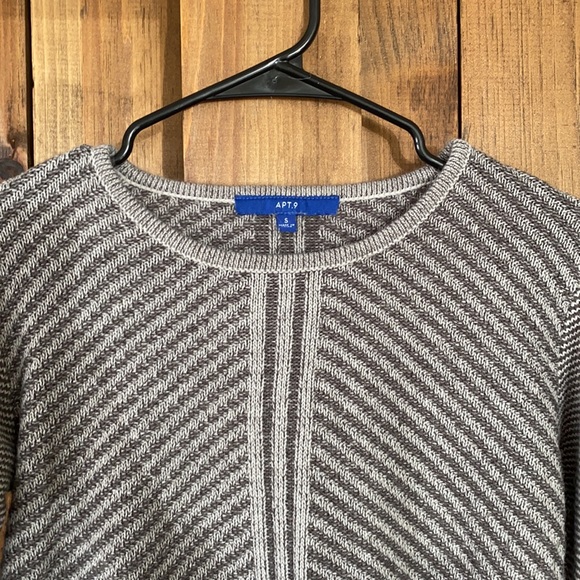 Apt 9 Women’s sweater - Picture 3 of 7